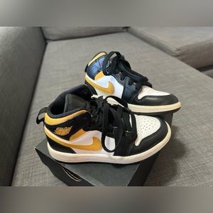 Nike boys air Jordan size 11c kids